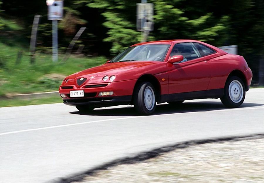  Alfa Romeo GTV (916C) 1995 года  (WW) (фото 11 из 27)